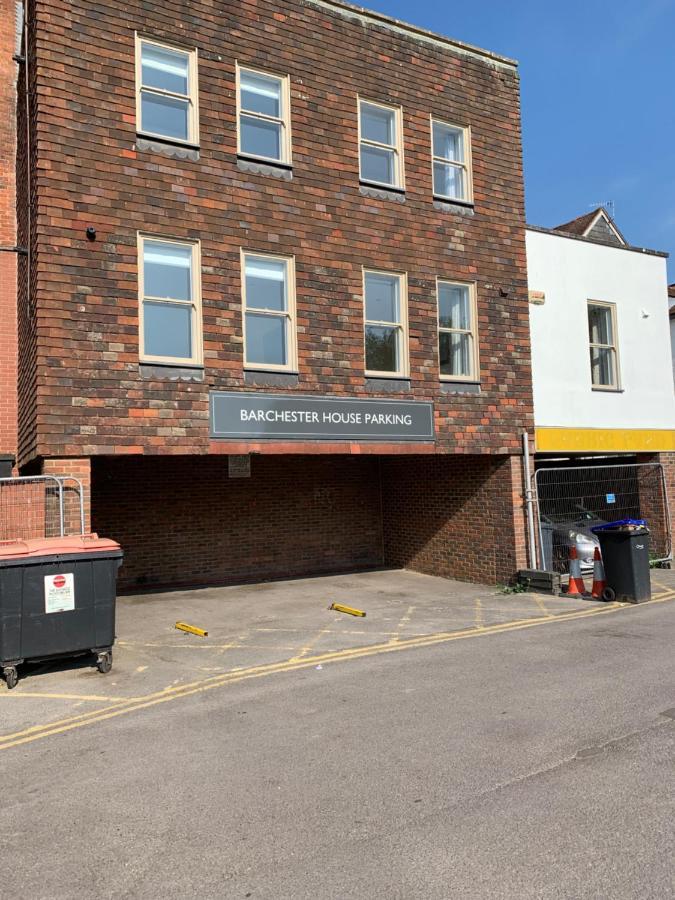 Barchester House Apartments Delux ソールズベリー エクステリア 写真